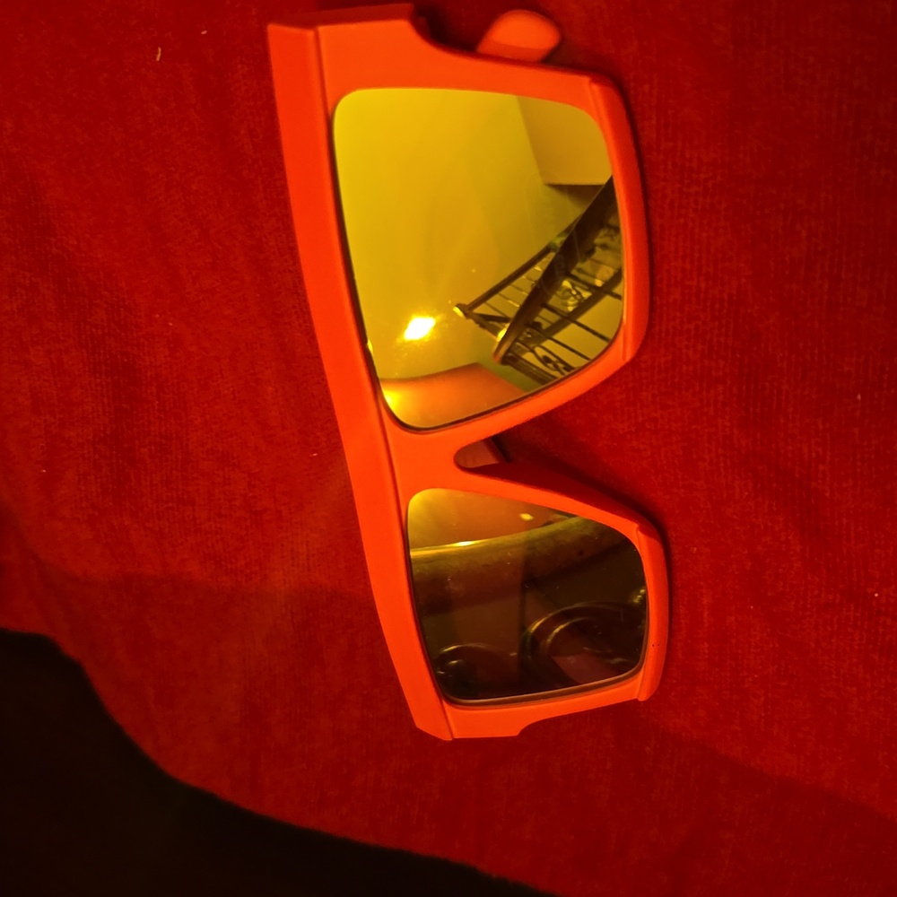 Sunglasses - Picture 3 of 5